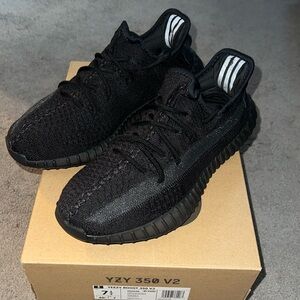 Yeezy Boost 350 V2